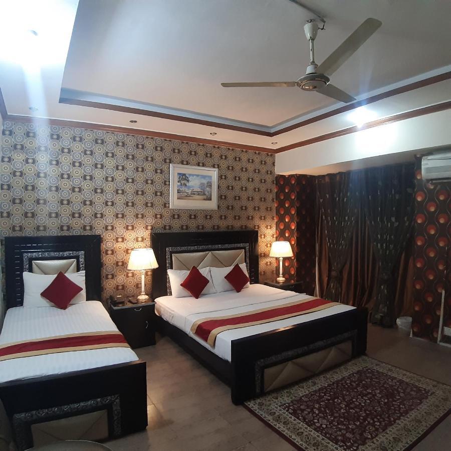 Premier Inn Davis Road Lahore Luaran gambar