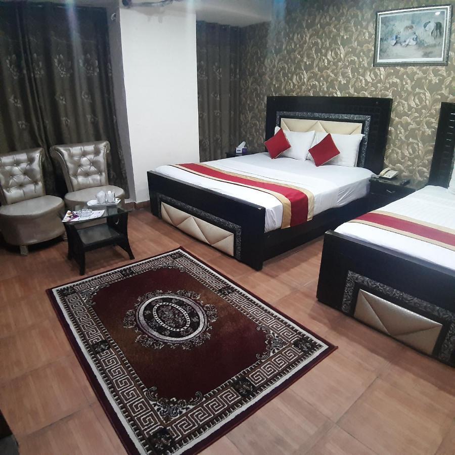 Premier Inn Davis Road Lahore Luaran gambar