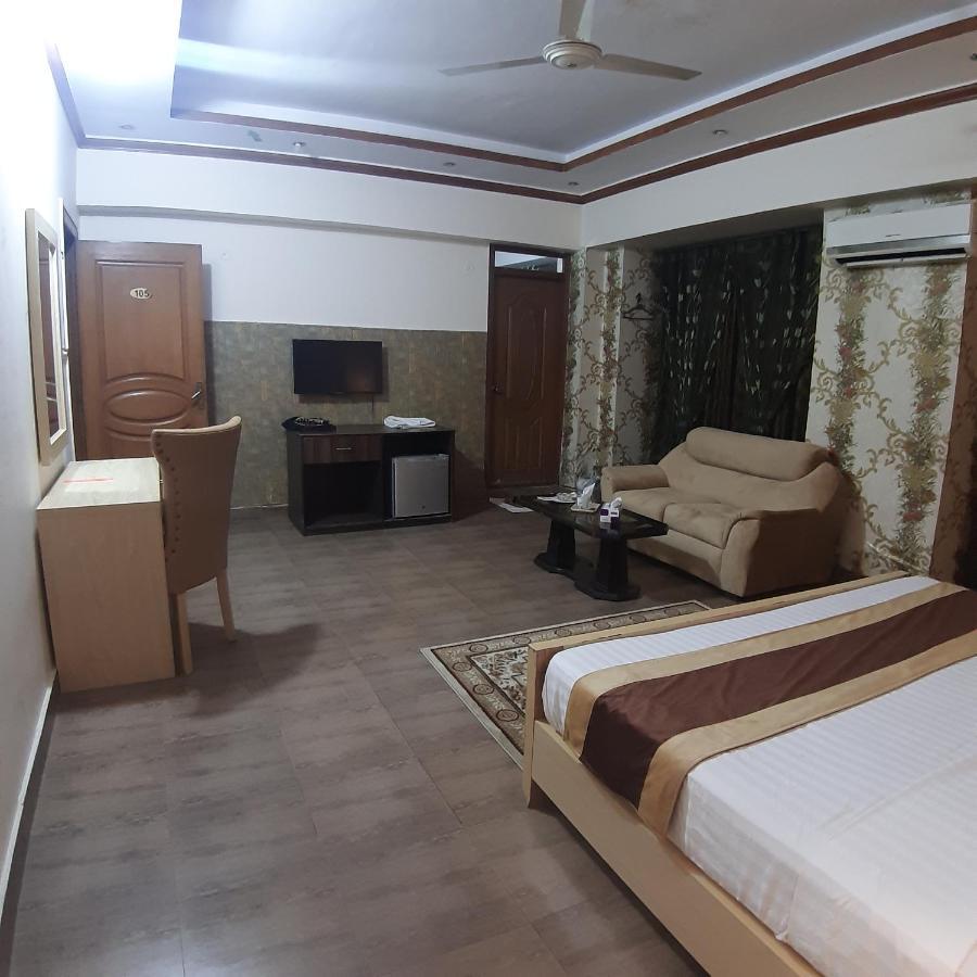 Premier Inn Davis Road Lahore Luaran gambar