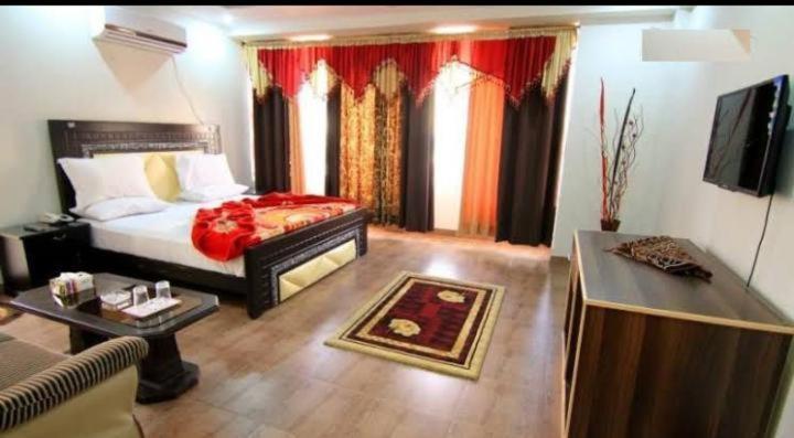 Premier Inn Davis Road Lahore Luaran gambar