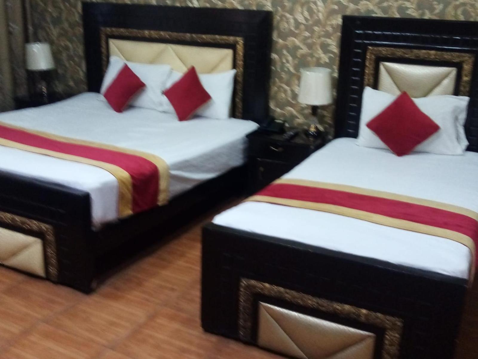 Premier Inn Davis Road Lahore Luaran gambar