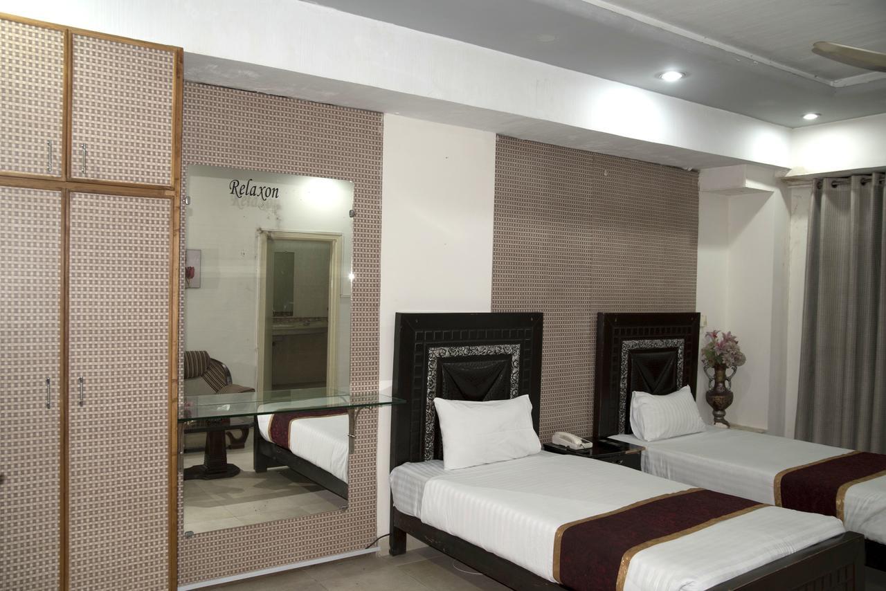Premier Inn Davis Road Lahore Luaran gambar