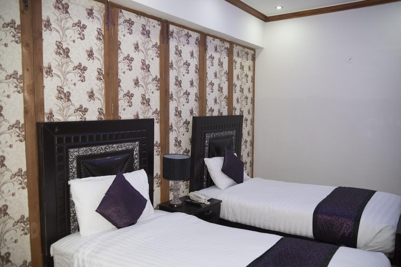 Premier Inn Davis Road Lahore Luaran gambar