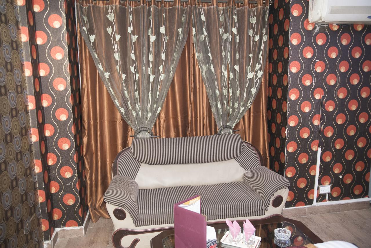 Premier Inn Davis Road Lahore Luaran gambar