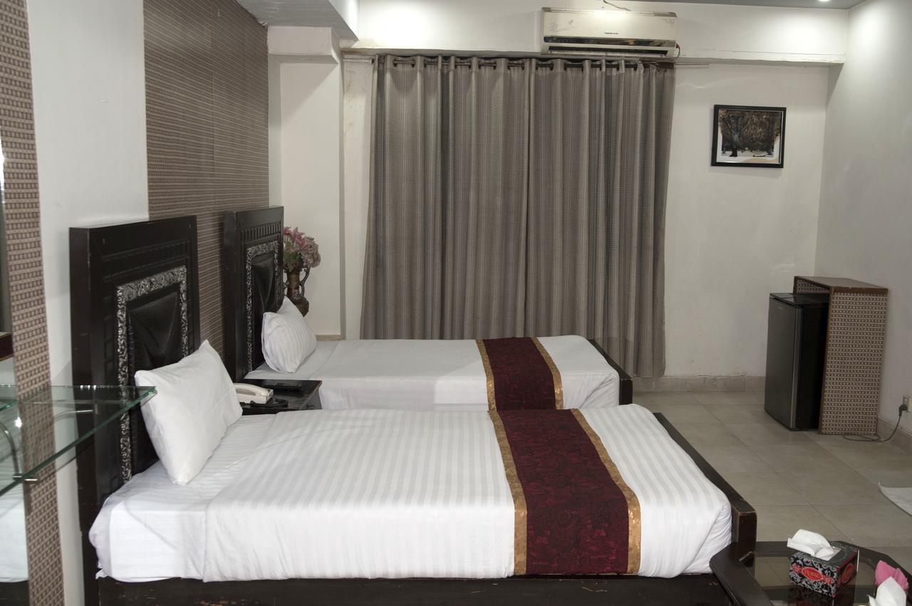 Premier Inn Davis Road Lahore Luaran gambar