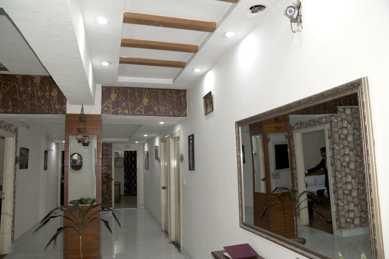 Premier Inn Davis Road Lahore Luaran gambar