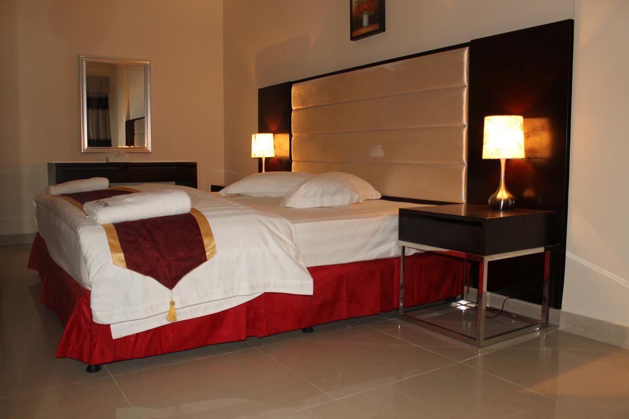 Premier Inn Davis Road Lahore Luaran gambar