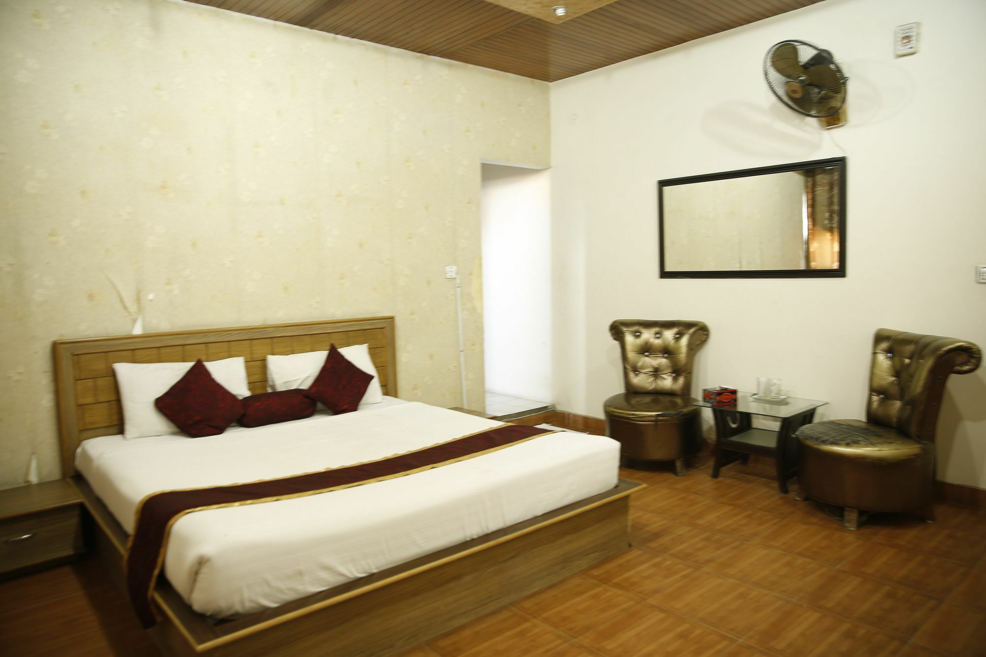 Premier Inn Davis Road Lahore Luaran gambar