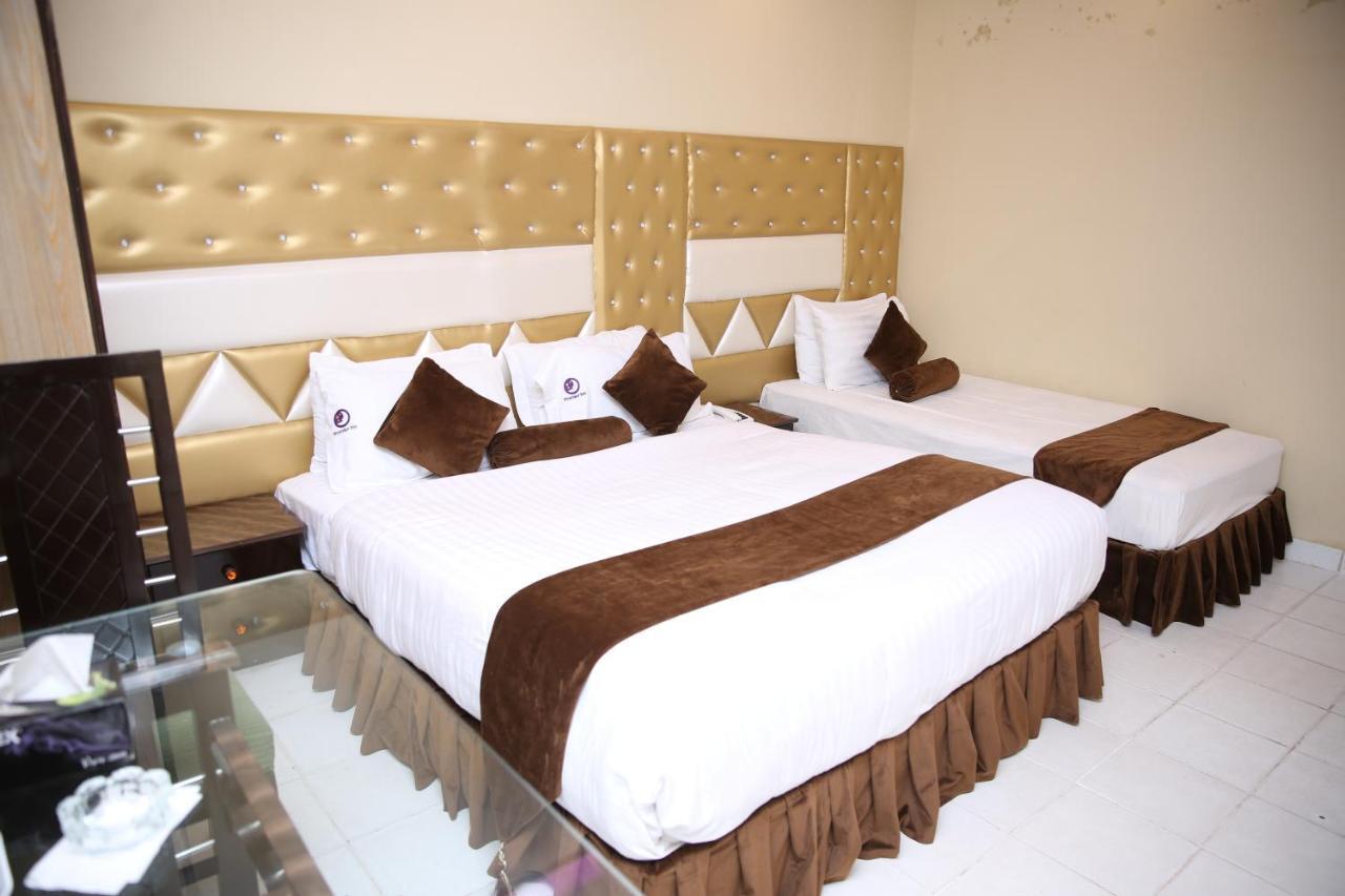 Premier Inn Davis Road Lahore Luaran gambar